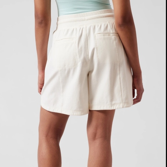 Athleta Farallon Sz XS Midi Short Organic Cotton Cream Commute Work Travel EUC - Picture 2 of 12